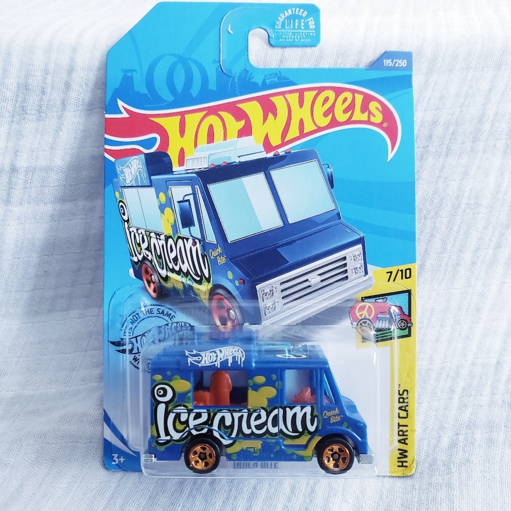 Hot Wheels Icecream Truck. NWT.